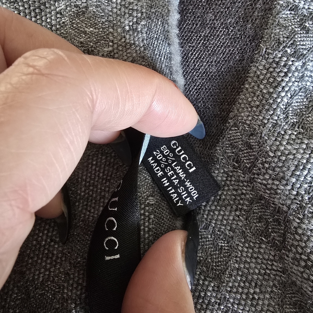 Authentic Gucci Gray And Black Patterned Scarf Fo… - image 7